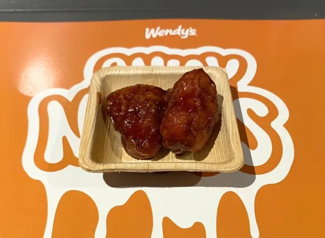 ảnh đàn gà cùng mẹ đá nhau
